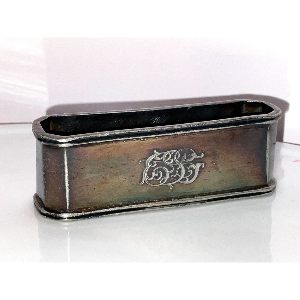 Gorgeous vintage oblong monogramed napkin ring so pretty must see